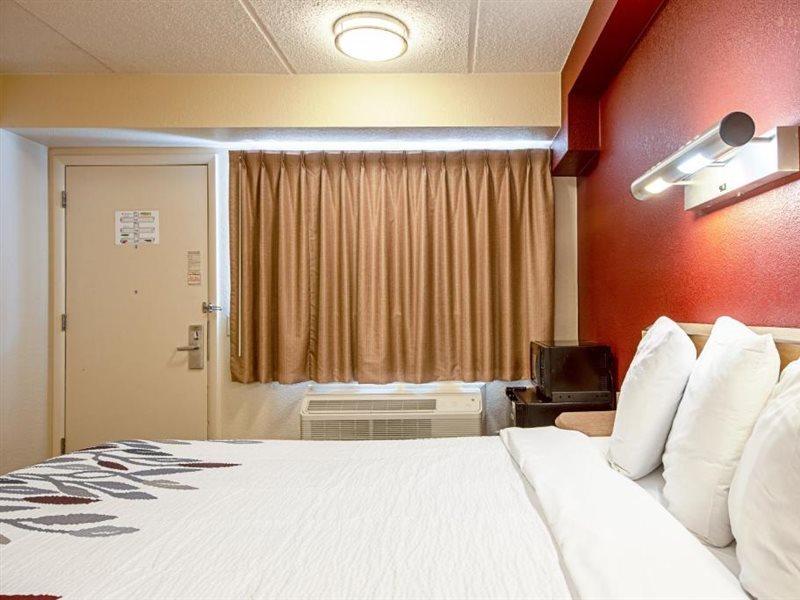 Red Roof Inn St Clairsville - Wheeling West St. Clairsville Екстер'єр фото
