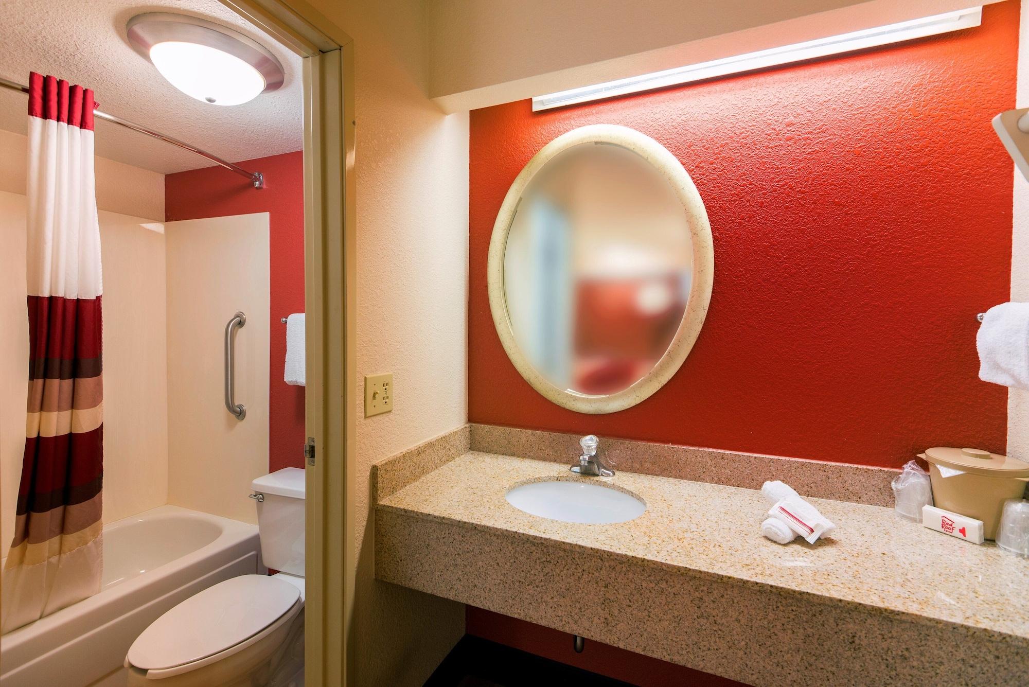 Red Roof Inn St Clairsville - Wheeling West St. Clairsville Екстер'єр фото