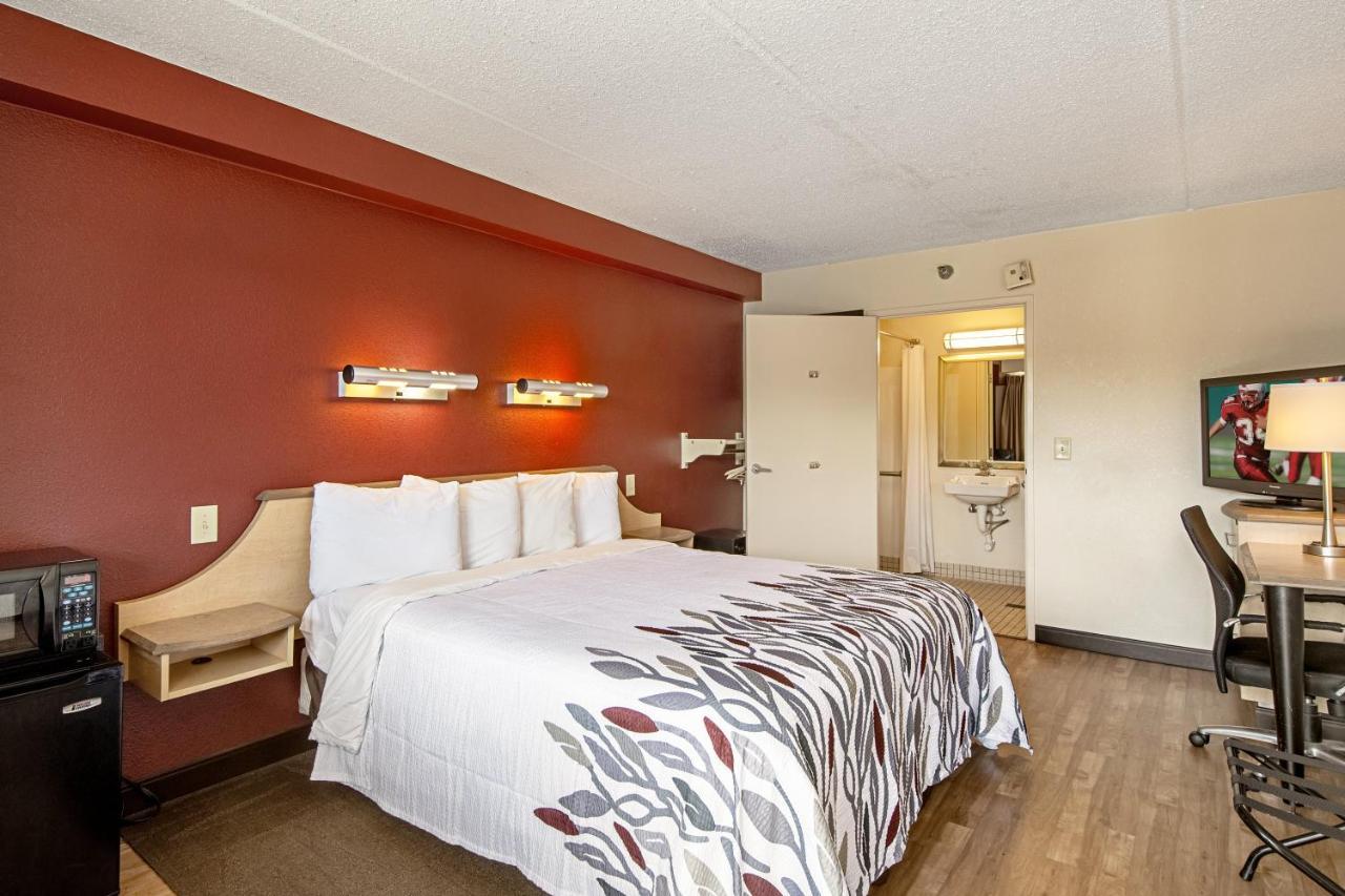 Red Roof Inn St Clairsville - Wheeling West St. Clairsville Екстер'єр фото