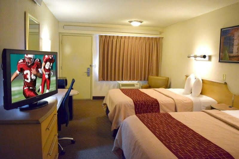 Red Roof Inn St Clairsville - Wheeling West St. Clairsville Екстер'єр фото